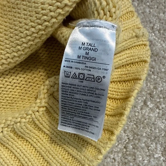 GAP Women's 100% Crewneck Oversized Sweater - Picture 3 of 4
